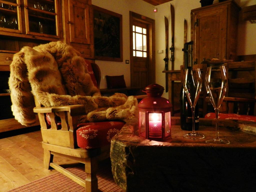 Monchaletsestriere Chalet *